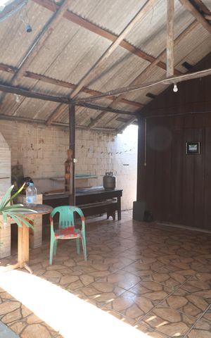 Casa à venda com 115m², 6 quartos e 2 vagasÁrea externa