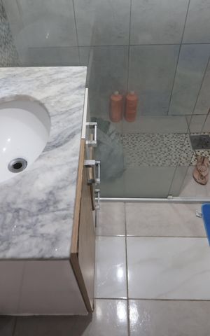 Casa à venda com 115m², 6 quartos e 2 vagasBanheiro Casa 1