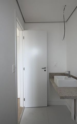 Apartamento à venda com 93m², 3 quartos e 2 vagas Apartamento à venda com 93m², 3 quartos e 2 vagasBanheiro da Suíte 2