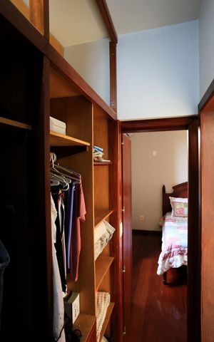Casa à venda com 456m², 4 quartos e 4 vagas Casa à venda com 456m², 4 quartos e 4 vagasCloset da suíte