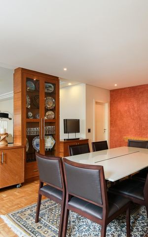 Apartamento à venda com 299m², 3 quartos e 3 vagas Apartamento à venda com 299m², 3 quartos e 3 vagasSala de Jantar