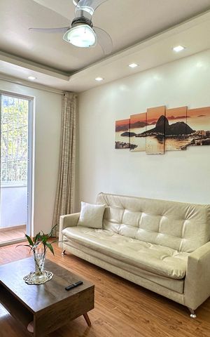 Apartamento à venda com 120m², 2 quartos e sem vaga Apartamento à venda com 120m², 2 quartos e sem vagaSala