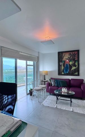 Apartamento à venda com 79m², 1 quarto e 1 vaga Apartamento à venda com 79m², 1 quarto e 1 vagaSala