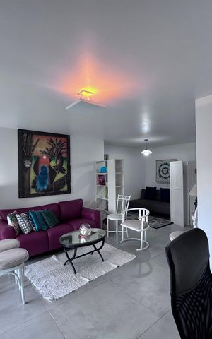 Apartamento à venda com 79m², 1 quarto e 1 vaga Apartamento à venda com 79m², 1 quarto e 1 vagaSala