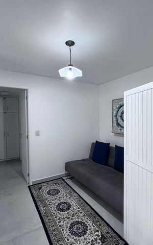 Apartamento à venda com 79m², 1 quarto e 1 vaga Apartamento à venda com 79m², 1 quarto e 1 vagaSala