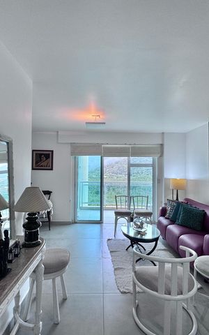 Apartamento à venda com 79m², 1 quarto e 1 vaga Apartamento à venda com 79m², 1 quarto e 1 vagaSala