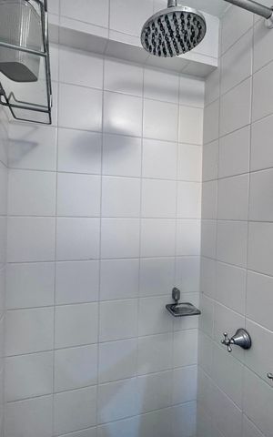 Apartamento à venda com 79m², 1 quarto e 1 vaga Apartamento à venda com 79m², 1 quarto e 1 vagaBanheiro de Serviço