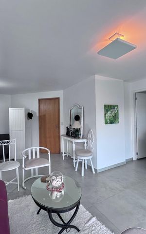Apartamento à venda com 79m², 1 quarto e 1 vaga Apartamento à venda com 79m², 1 quarto e 1 vagaSala