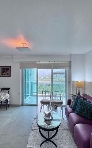 Apartamento à venda com 79m², 1 quarto e 1 vaga Apartamento à venda com 79m², 1 quarto e 1 vagaSala
