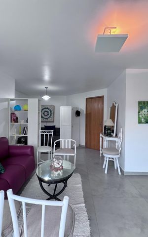 Apartamento à venda com 79m², 1 quarto e 1 vaga Apartamento à venda com 79m², 1 quarto e 1 vagaSala
