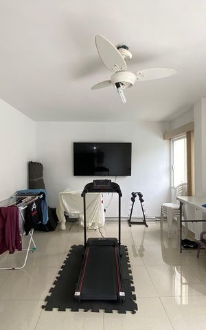Apartamento à venda com 114m², 3 quartos e 2 vagas Apartamento à venda com 114m², 3 quartos e 2 vagasHall