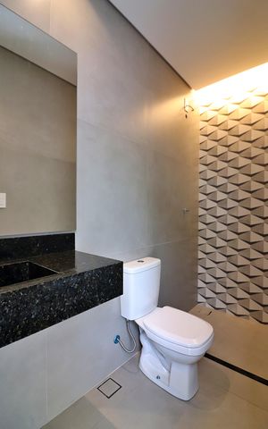Casa à venda com 200m², 3 quartos e 4 vagasBanheiro do Spa
