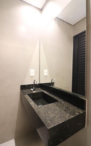 Casa à venda com 200m², 3 quartos e 4 vagasBanheiro do Spa