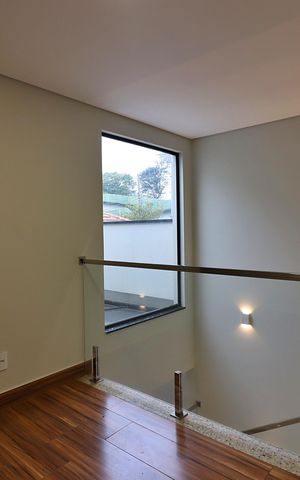 Casa à venda com 200m², 3 quartos e 4 vagasHall dos Quartos