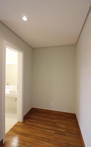 Casa à venda com 200m², 3 quartos e 4 vagasSuíte 1 Closet