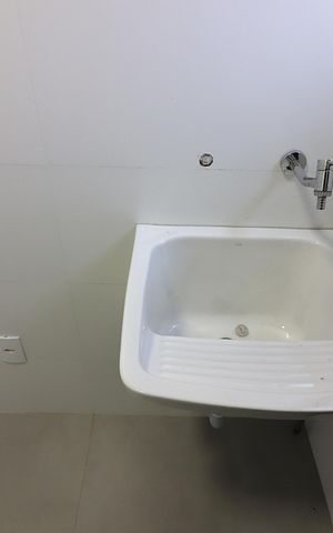 Casa à venda com 200m², 3 quartos e 4 vagasÁrea de Serviço