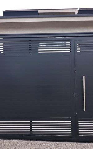Casa à venda com 200m², 3 quartos e 4 vagasFachada