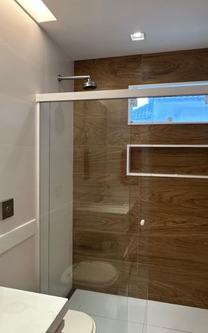 Casa de condomínio para alugar com 360m², 5 quartos e 3 vagas Casa de condomínio para alugar com 360m², 5 quartos e 3 vagasBanheiro Social