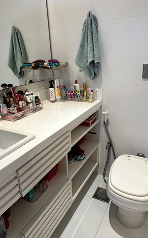 Casa de condomínio para alugar com 360m², 5 quartos e 3 vagas Casa de condomínio para alugar com 360m², 5 quartos e 3 vagasBanheiro da Suíte 2
