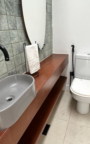Casa de condomínio para alugar com 360m², 5 quartos e 3 vagas Casa de condomínio para alugar com 360m², 5 quartos e 3 vagasEspaço Gourmet - Banheiro