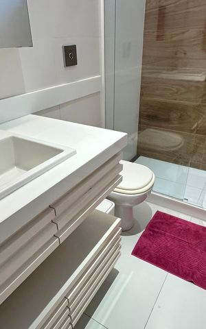 Casa de condomínio para alugar com 360m², 5 quartos e 3 vagas Casa de condomínio para alugar com 360m², 5 quartos e 3 vagasBanheiro Social