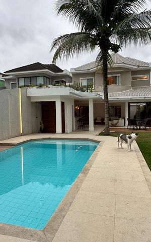 Casa de condomínio para alugar com 360m², 5 quartos e 3 vagas Casa de condomínio para alugar com 360m², 5 quartos e 3 vagasFachada