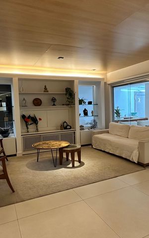 Casa de condomínio para alugar com 360m², 5 quartos e 3 vagas Casa de condomínio para alugar com 360m², 5 quartos e 3 vagasSala