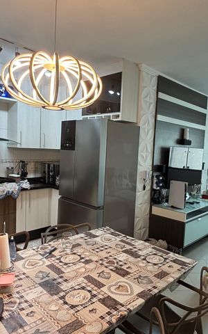 Casa à venda com 202m², 4 quartos e 6 vagasCasa 1 - Sala de Jantar - Cozinha