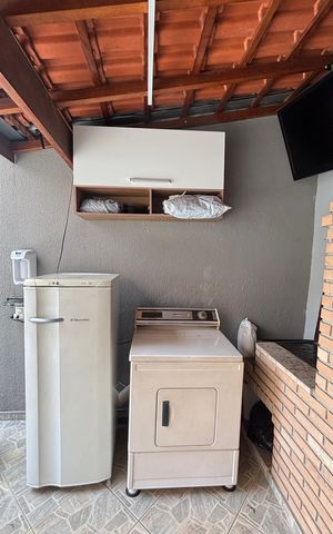 Casa à venda com 202m², 4 quartos e 6 vagasCasa 1 - Quintal - Area de Serviço