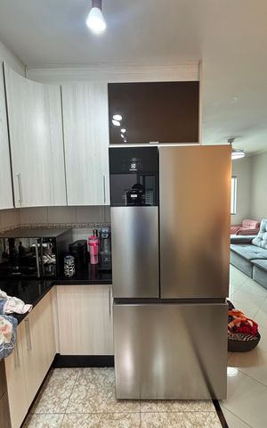 Casa à venda com 202m², 4 quartos e 6 vagasCasa 1 - Sala de Jantar - Cozinha