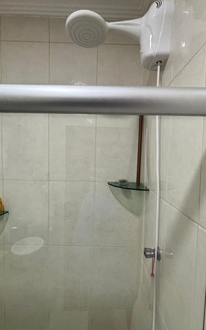 Casa à venda com 202m², 4 quartos e 6 vagasCasa 2 - Banheiro