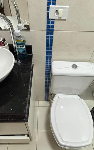Casa à venda com 202m², 4 quartos e 6 vagasCasa 1 - Banheiro