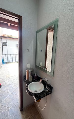 Casa à venda com 202m², 4 quartos e 6 vagasCasa 1 - Quintal - Banheiro