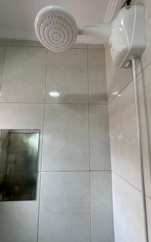 Casa à venda com 202m², 4 quartos e 6 vagasCasa 1 - Suite Banheiro