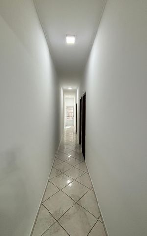 Casa à venda com 202m², 4 quartos e 6 vagasCasa 2 - Corredor