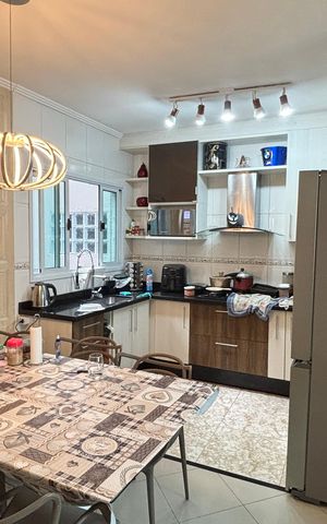 Casa à venda com 202m², 4 quartos e 6 vagasCasa 1 - Sala de Jantar - Cozinha