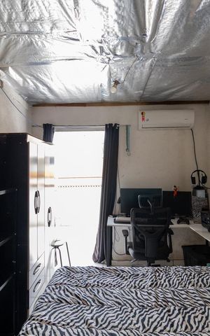 Casa à venda com 200m², 7 quartos e 5 vagasEdícula - Quarto