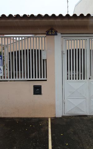 Casa para alugar com 145m², 4 quartos e 4 vagasFachada