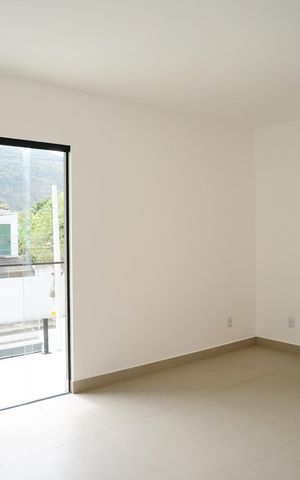 Casa à venda com 130m², 3 quartos e 2 vagas Casa à venda com 130m², 3 quartos e 2 vagasSuíte