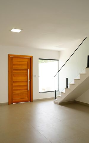 Casa à venda com 130m², 3 quartos e 2 vagas Casa à venda com 130m², 3 quartos e 2 vagasSala