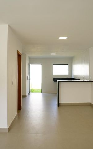 Casa à venda com 130m², 3 quartos e 2 vagas Casa à venda com 130m², 3 quartos e 2 vagasSala