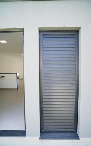 Casa à venda com 130m², 3 quartos e 2 vagas Casa à venda com 130m², 3 quartos e 2 vagasÁrea de Serviço (trancada)