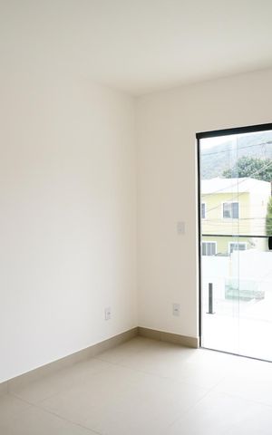 Casa à venda com 130m², 3 quartos e 2 vagas Casa à venda com 130m², 3 quartos e 2 vagasSuíte