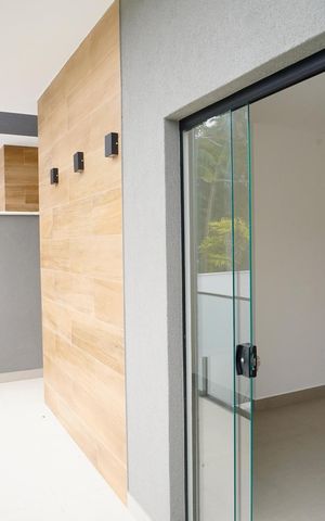 Casa à venda com 130m², 3 quartos e 2 vagas Casa à venda com 130m², 3 quartos e 2 vagasVaranda da Suíte