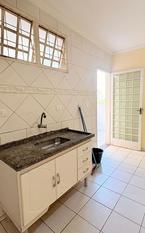 Casa à venda com 2400m², 8 quartos e 20 vagasCozinha