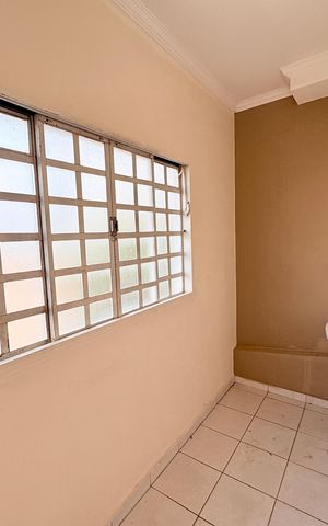 Casa à venda com 2400m², 8 quartos e 20 vagasÁrea Serviço