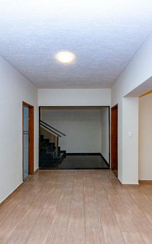 Casa à venda com 371m², 4 quartos e 8 vagas Casa à venda com 371m², 4 quartos e 8 vagasSala 1