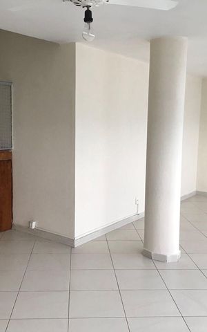Apartamento à venda com 116m², 3 quartos e sem vaga Apartamento à venda com 116m², 3 quartos e sem vagaSala