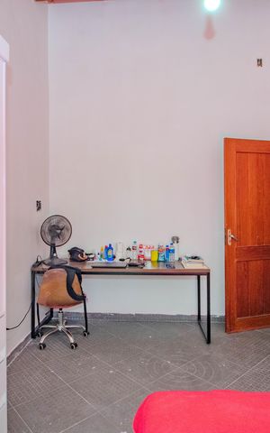 Casa à venda com 96m², 4 quartos e 1 vaga Casa à venda com 96m², 4 quartos e 1 vagaSuíte