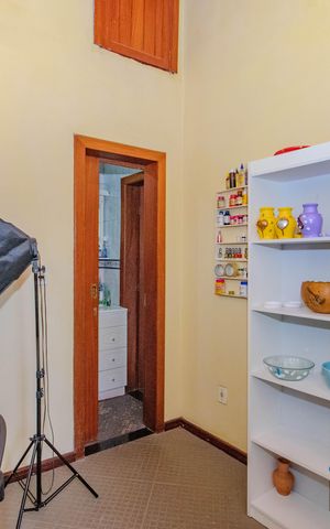 Casa à venda com 96m², 4 quartos e 1 vaga Casa à venda com 96m², 4 quartos e 1 vagaSuíte ( Casa Fundos)